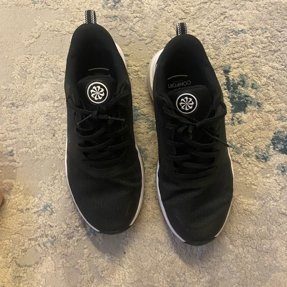 Men’s Nike shoe - Picture 2 of 6